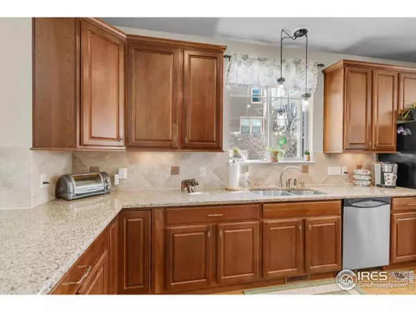 6940 S Robertsdale Way, Aurora, CO 80016