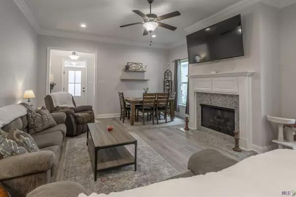 894 ELLISTON DR, Gonzales, LA 70737