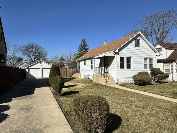 1926 S 19th AVE, Maywood, IL 60153