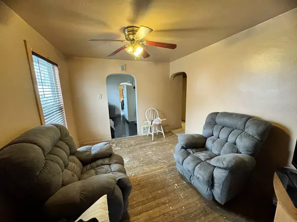 1926 S 19th AVE, Maywood, IL 60153