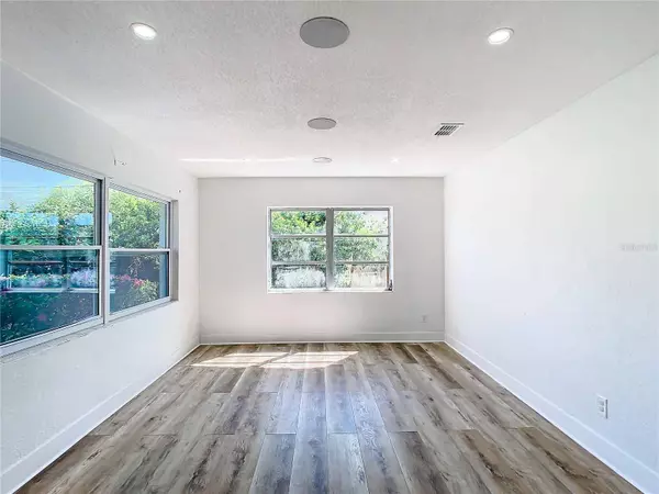 2004 CORENA DR, Orlando, FL 32810