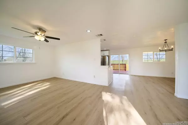 711 JANICE LN, Converse, TX 78109-1543