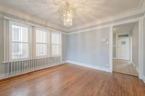 10050 S State ST, Chicago, IL 60638