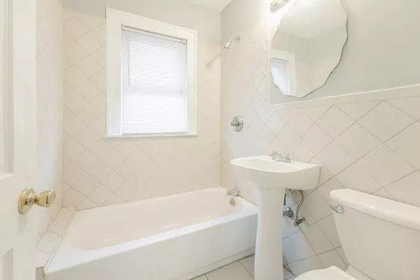 10050 S State ST, Chicago, IL 60638