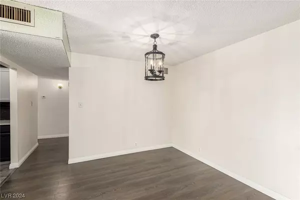 730 S Royal Crest Circle #441, Las Vegas, NV 89169