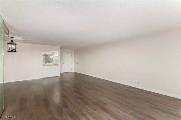 730 S Royal Crest Circle #441, Las Vegas, NV 89169