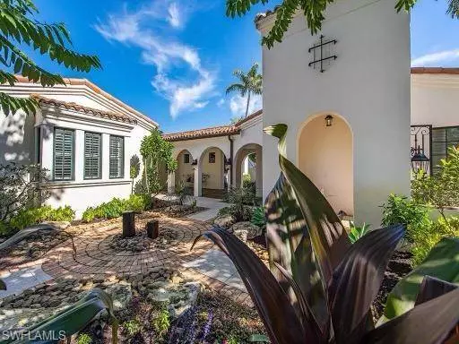 16631 Cortona LN, Naples, FL 34110