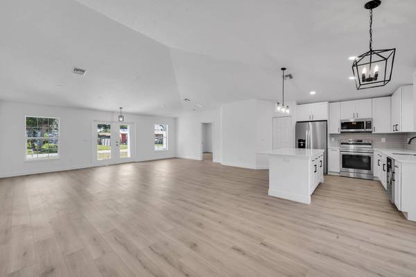 5604 Hickory DR, Fort Pierce, FL 34982