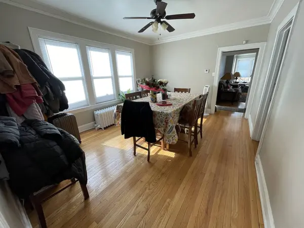 1021 N Harlem Avenue, Oak Park, IL 60302