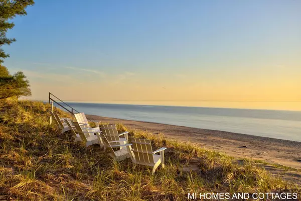 345 Dunegrass Ridge Drive, Saugatuck, MI 49453