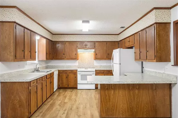 179 Rs County Road 3120, Emory, TX 75440