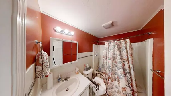 11 Drew Lane, Mashpee, MA 02649