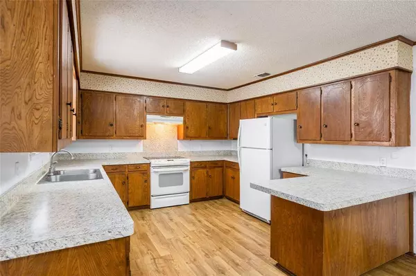 179 Rs County Road 3120, Emory, TX 75440