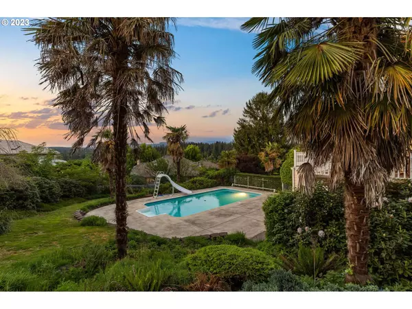 5137 NW VALLEY CT, Camas, WA 98607