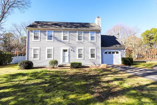 11 Drew Lane, Mashpee, MA 02649