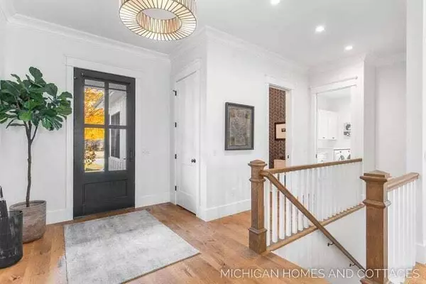 210 W Randolph Street, Douglas, MI 49406