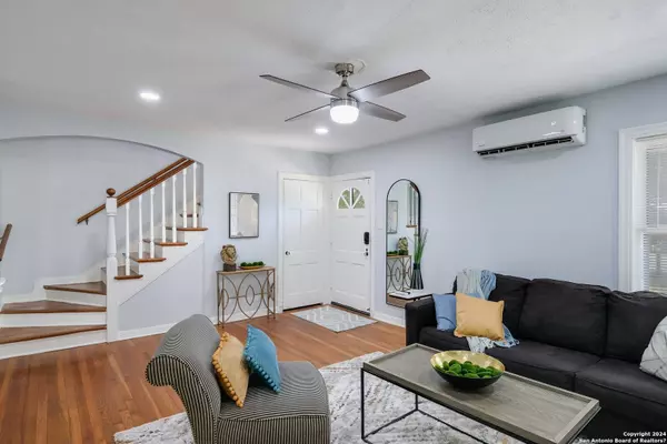 422 PERSHING AVE, San Antonio, TX 78209-6645