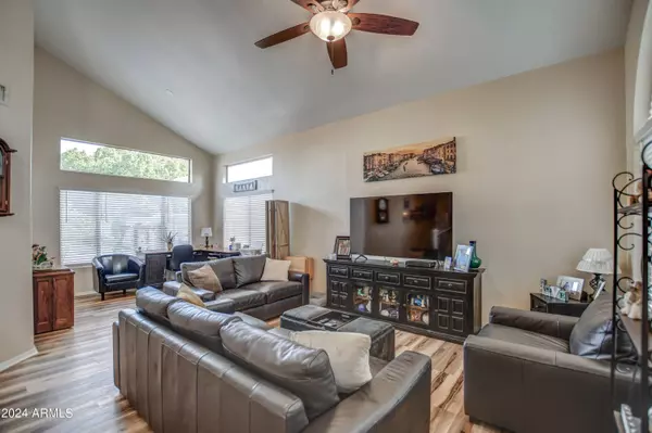 1642 W SPARROW Drive, Chandler, AZ 85286