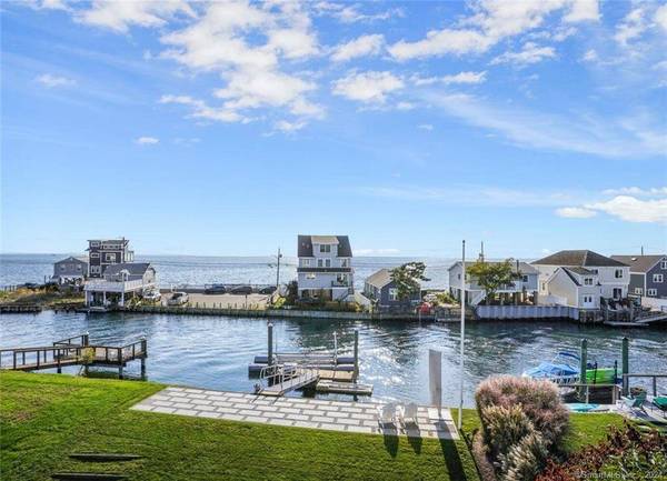 420 Pine Creek Avenue, Fairfield, CT 06824