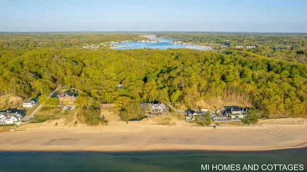 345 Dunegrass Ridge Drive, Saugatuck, MI 49453