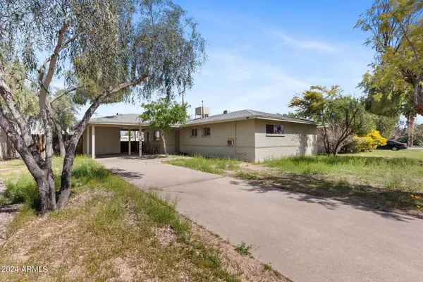 6856 E WINDSOR Avenue, Scottsdale, AZ 85257