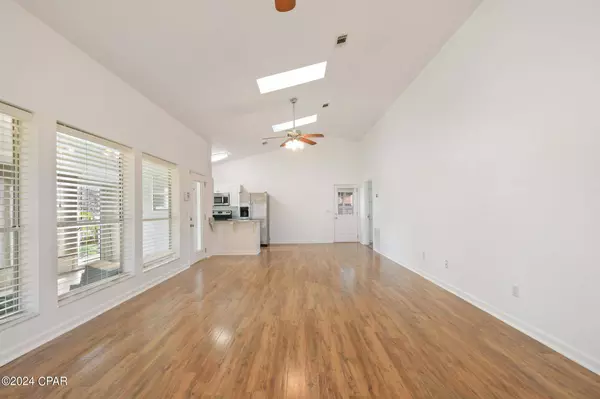 2520 Redwood ST, Panama City Beach, FL 32408