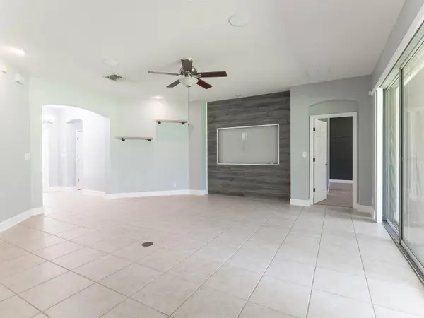 428 VICTORIA HILLS DR, Deland, FL 32724