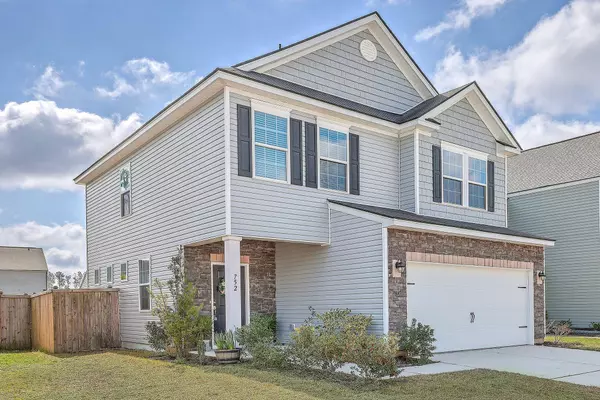 752 Redbud Ln, Summerville, SC 29486