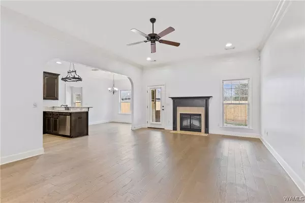 11504 FOREST GLEN BLVD, Northport, AL 35475