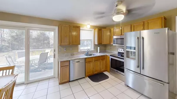 11 Drew Lane, Mashpee, MA 02649