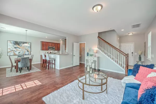 752 Redbud Ln, Summerville, SC 29486