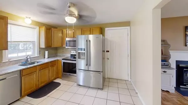 11 Drew Lane, Mashpee, MA 02649