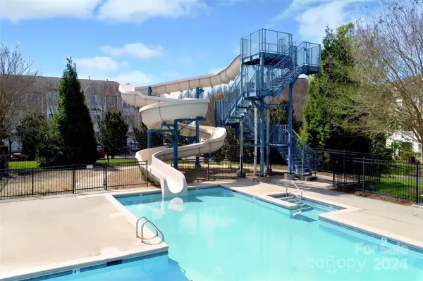 548 Fairwoods DR, Huntersville, NC 28078