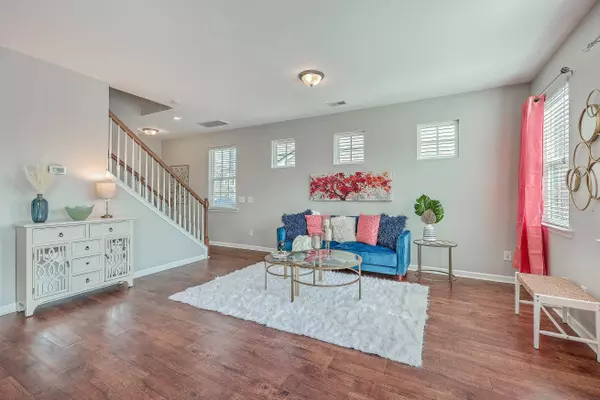 752 Redbud Ln, Summerville, SC 29486