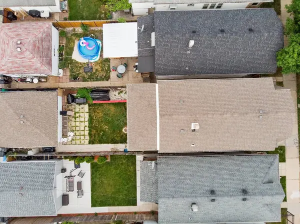 4911 W Melrose Street, Chicago, IL 60641