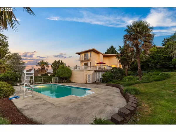 5137 NW VALLEY CT, Camas, WA 98607