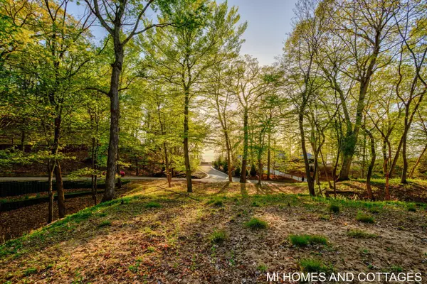 345 Dunegrass Ridge Drive, Saugatuck, MI 49453