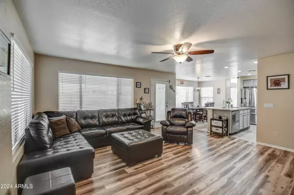 1642 W SPARROW Drive, Chandler, AZ 85286