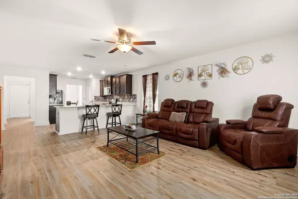15127 JETFIRE PT, Von Ormy, TX 78073-2110