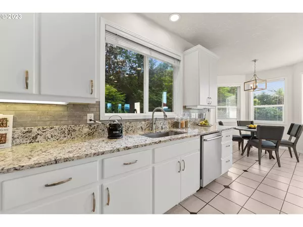 5137 NW VALLEY CT, Camas, WA 98607