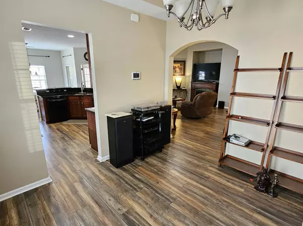 5008 Bowles Dr, Summerville, SC 29485