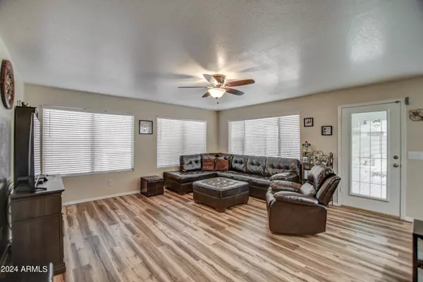 1642 W SPARROW Drive, Chandler, AZ 85286