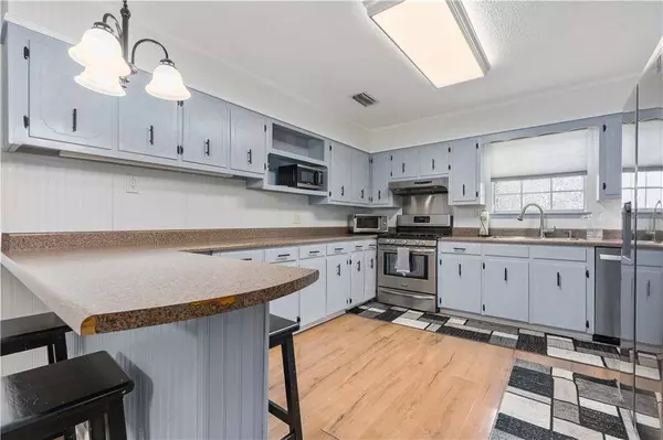 6304 Christopher DR N, Mobile, AL 36609