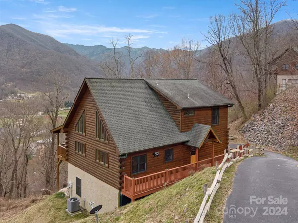 313 Cub TRL, Maggie Valley, NC 28751