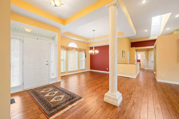 6059 Acorn DR, Columbus, IN 47201