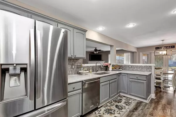 8279 Sea Mist Ct, West Chester, OH 45069