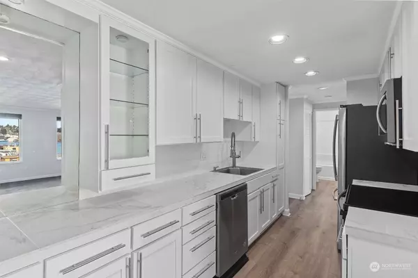 2301 Fairview AVE W #305, Seattle, WA 98102