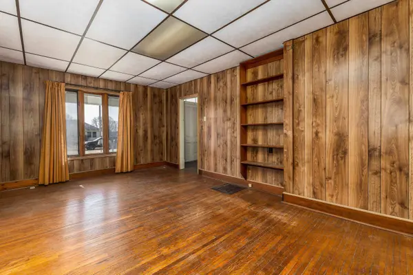 140 E Walnut Street, Apple River, IL 61001