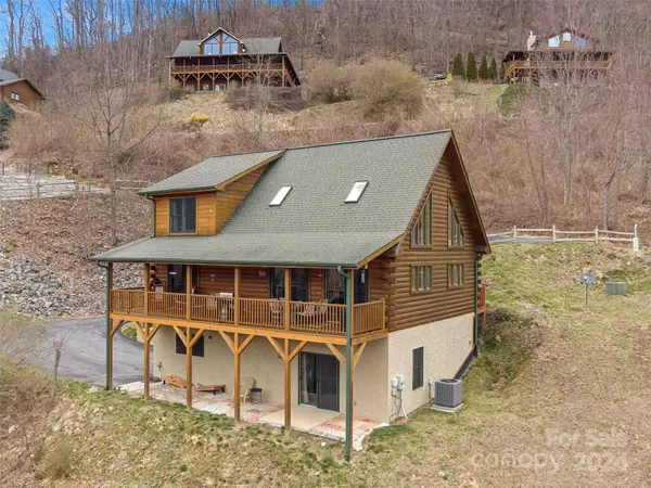 313 Cub TRL, Maggie Valley, NC 28751