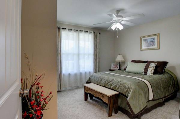 1151 Eagles Bluff Dr, Clarksville, TN 37040